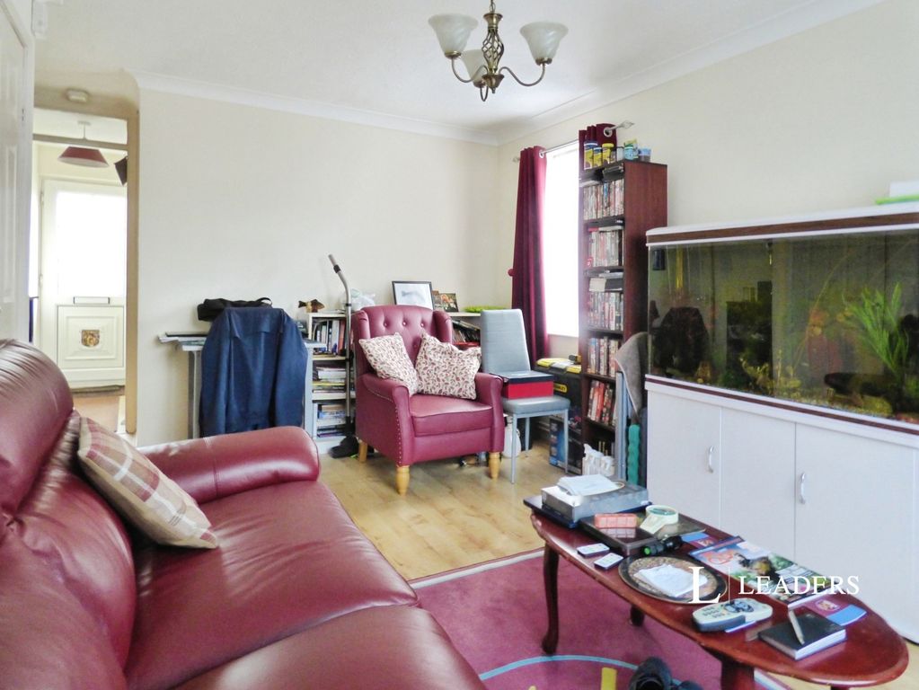 Property photo 3 of 10 Lounge
