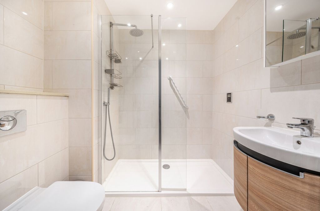 Property photo 2 of 16 1446985-6-69Dffbe...