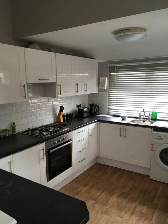 Property photo 1 of 5 27) 11 Auckland Avenue Kitchen 06.08.2020.Jpg