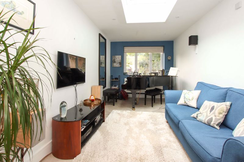 Property photo 3 of 22 Photo 6