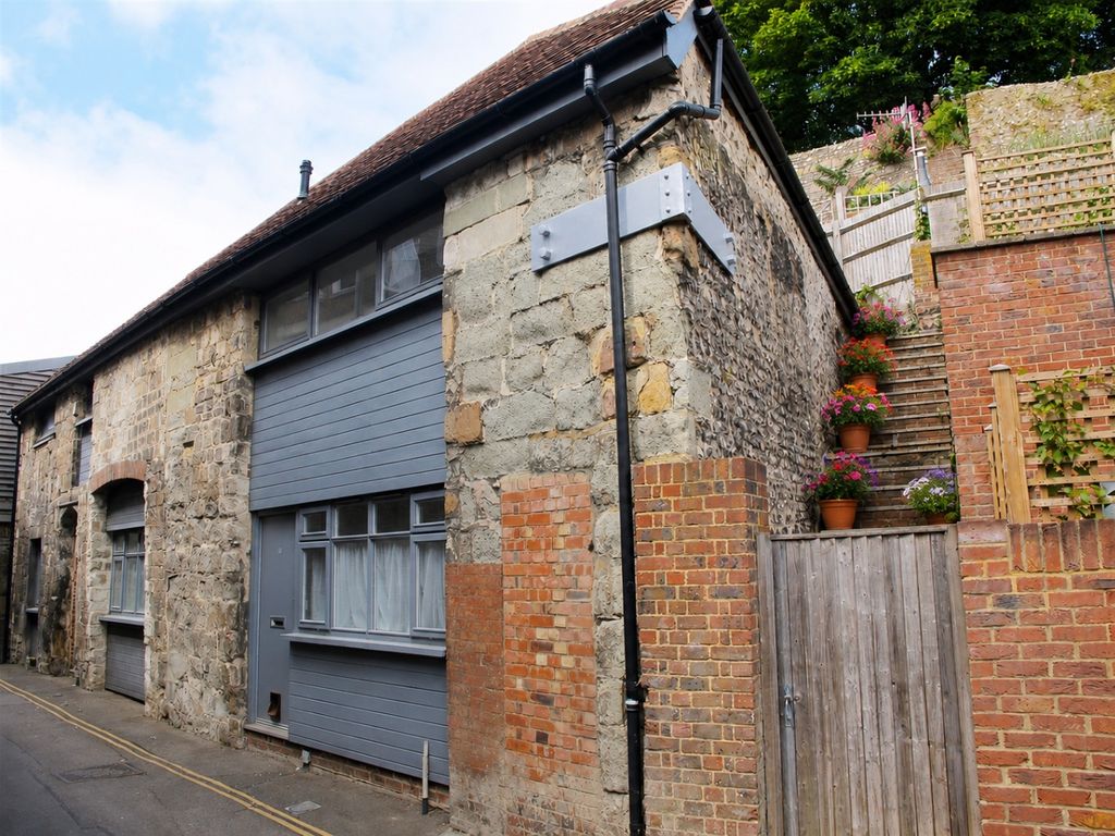 Property photo 1 of 8 4879671
