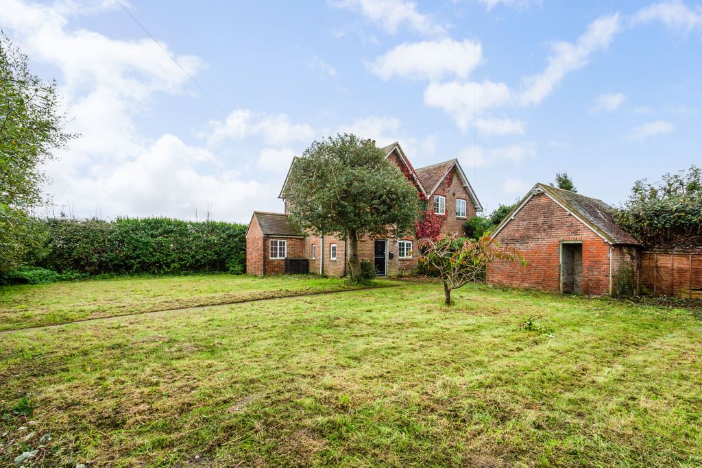 Property photo 2 of 13 1 Church Farm Cottages, Church Farm Lane, Sidlesham, Chichester, West Sussex, Po20 7Rf