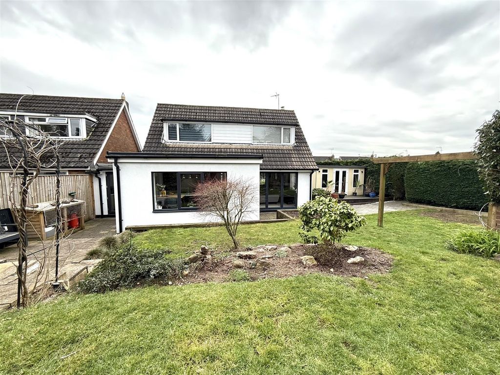 Property photo 2 of 33 10 hd Garden 2.Jpeg