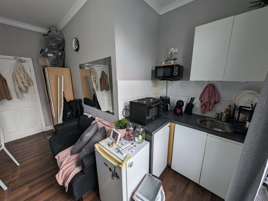 Property photo 3 of 12 Studio 1- £1200 Available 12/06/2026