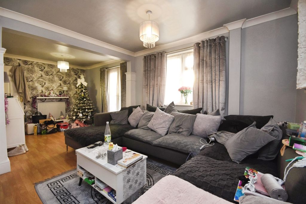 Property photo 2 of 13