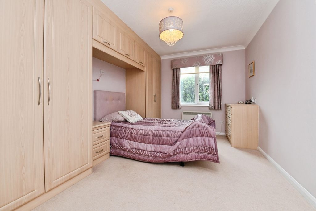 Property photo 3 of 12 Bedroom