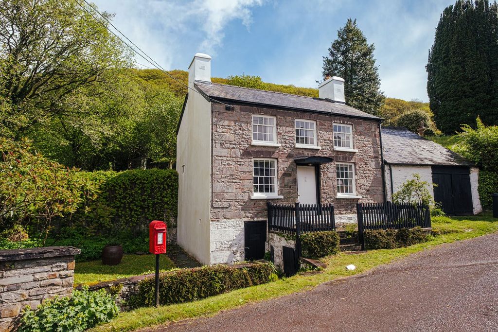 Property photo 1 of 18