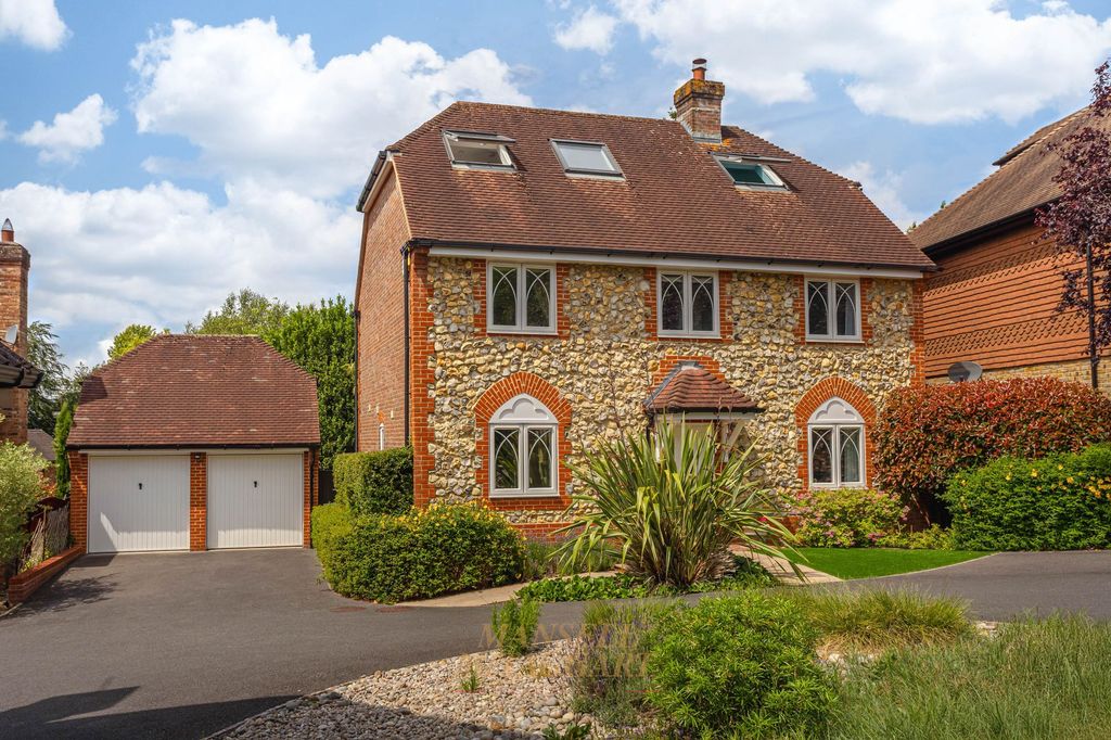 Property photo 2 of 37