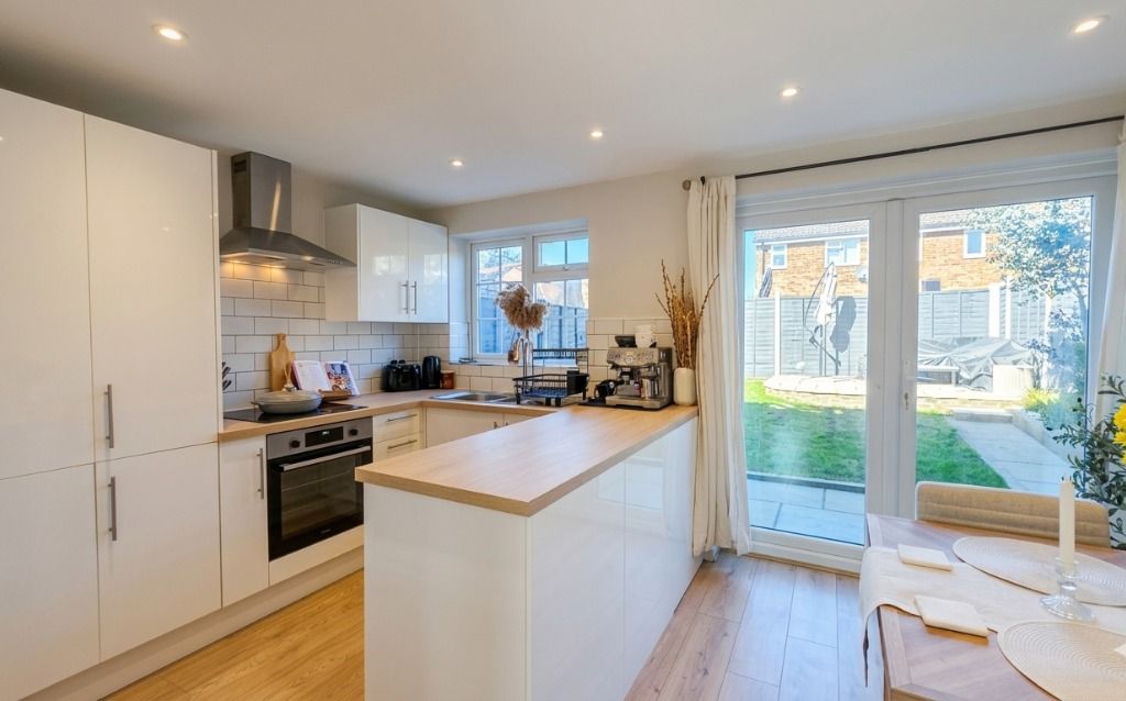 Property photo 2 of 12 4907844