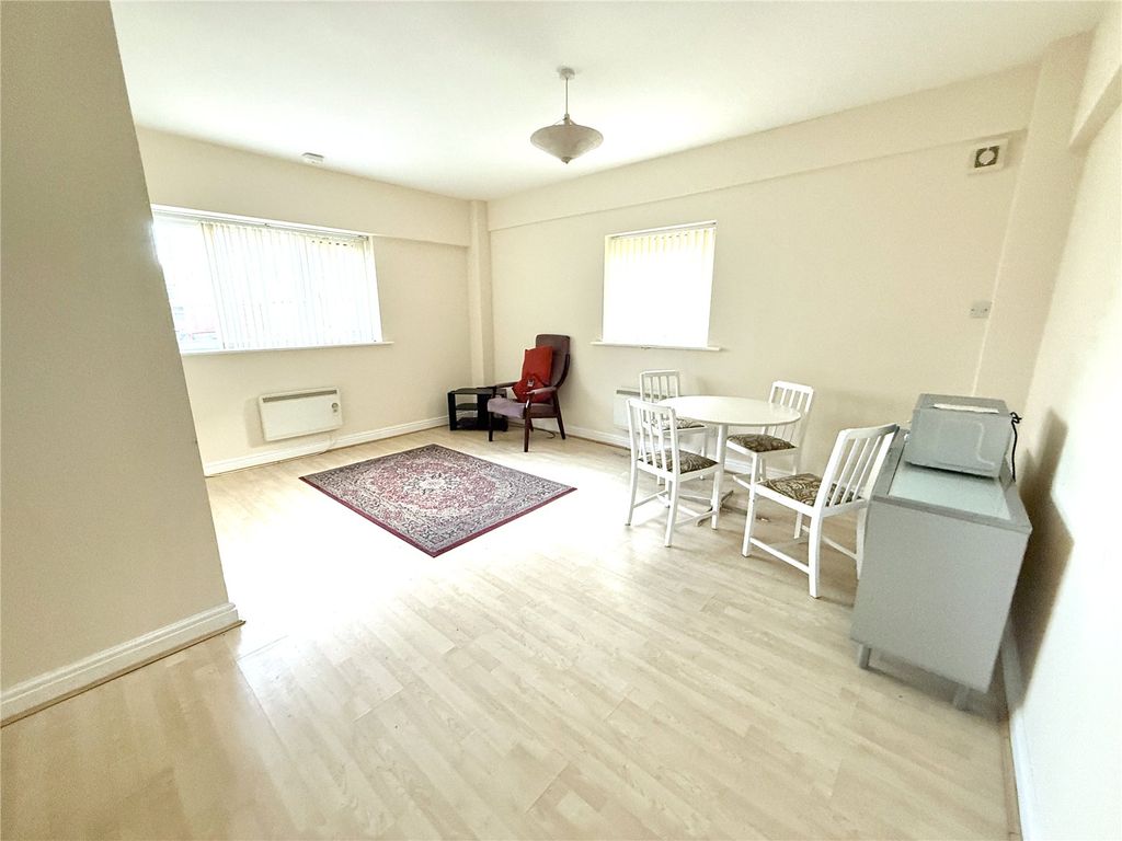 Property photo 3 of 7 Picture No. 02