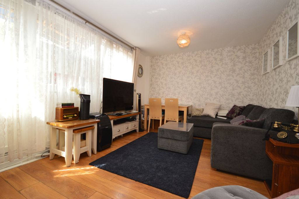 Property photo 2 of 11 Gallery