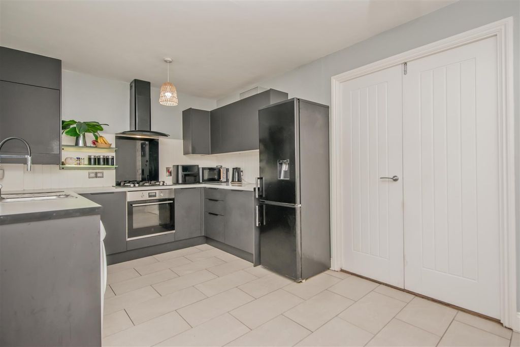 Property photo 3 of 22 Fitted Dining Kitchen: