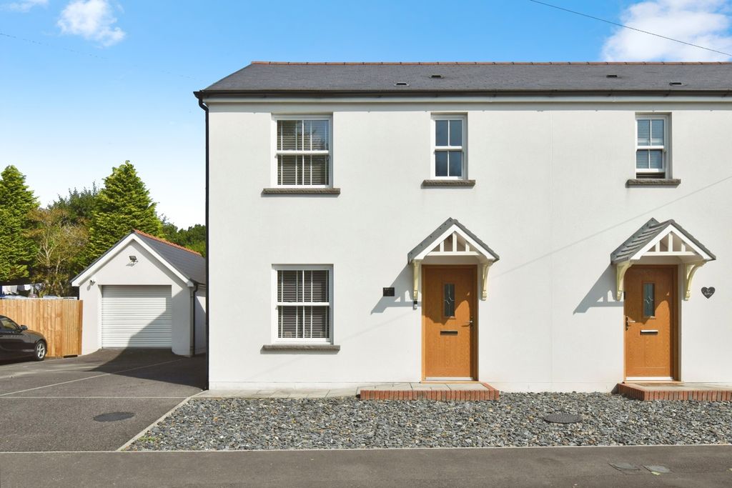 Property photo 2 of 17 Photo
