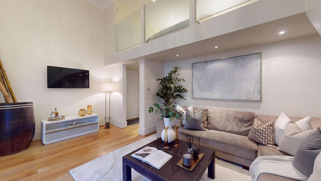 Property photo 2 of 20 Ft5 99 Qgliving4.Jpg
