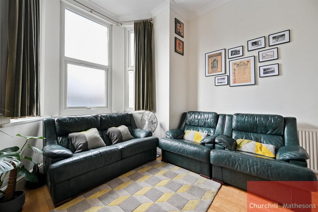 Property photo 3 of 9