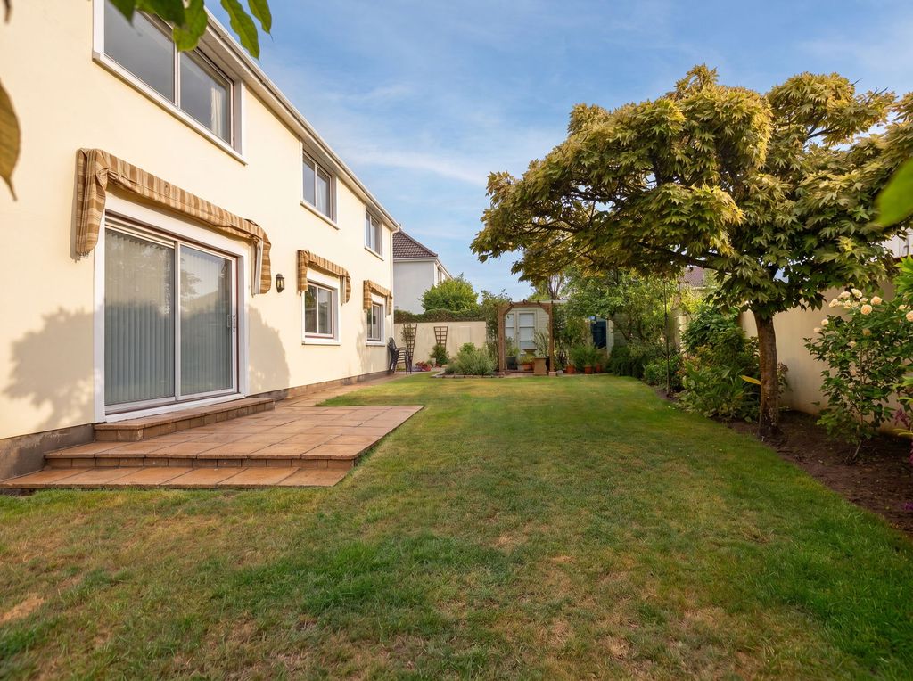 Property photo 3 of 32