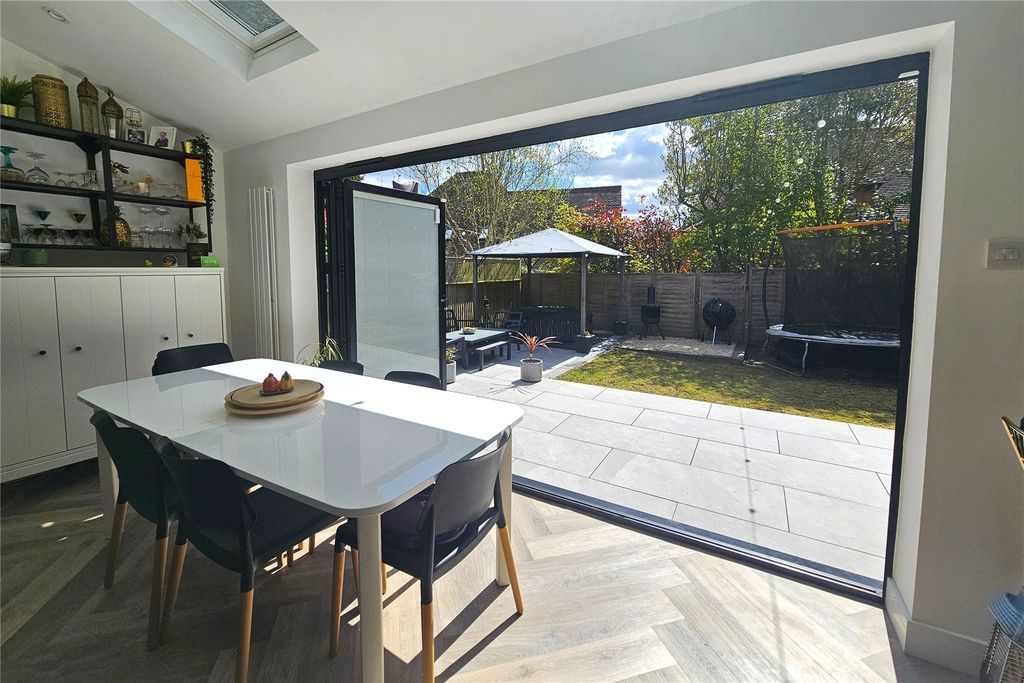 Property photo 2 of 23 Picture No. 33