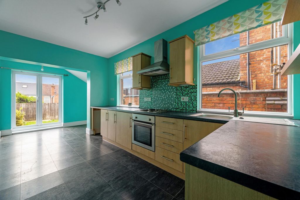 Property photo 2 of 26