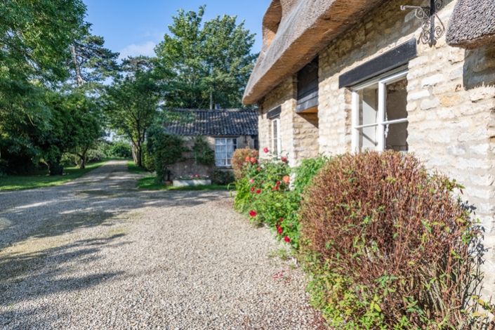 Property photo 2 of 16 Front Aspect