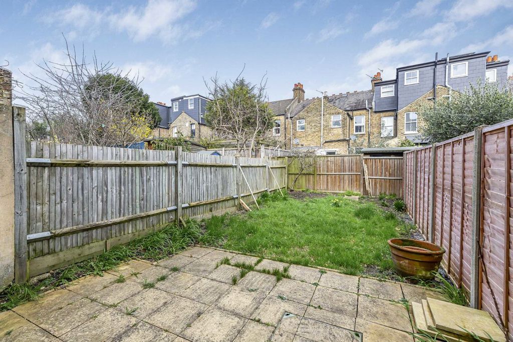 Property photo 3 of 7