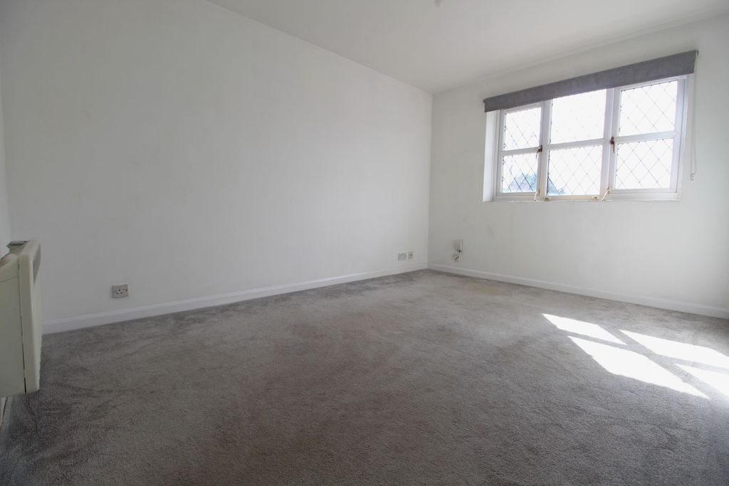 Property photo 2 of 7 Lounge
