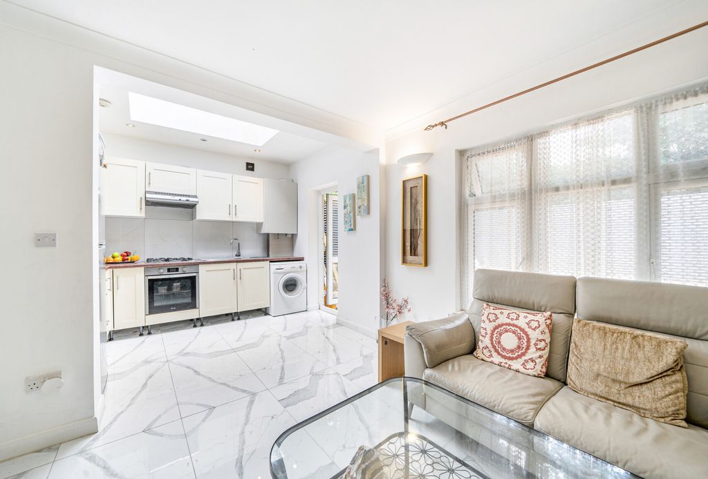 Property photo 3 of 14 1285301-21-686E7B...
