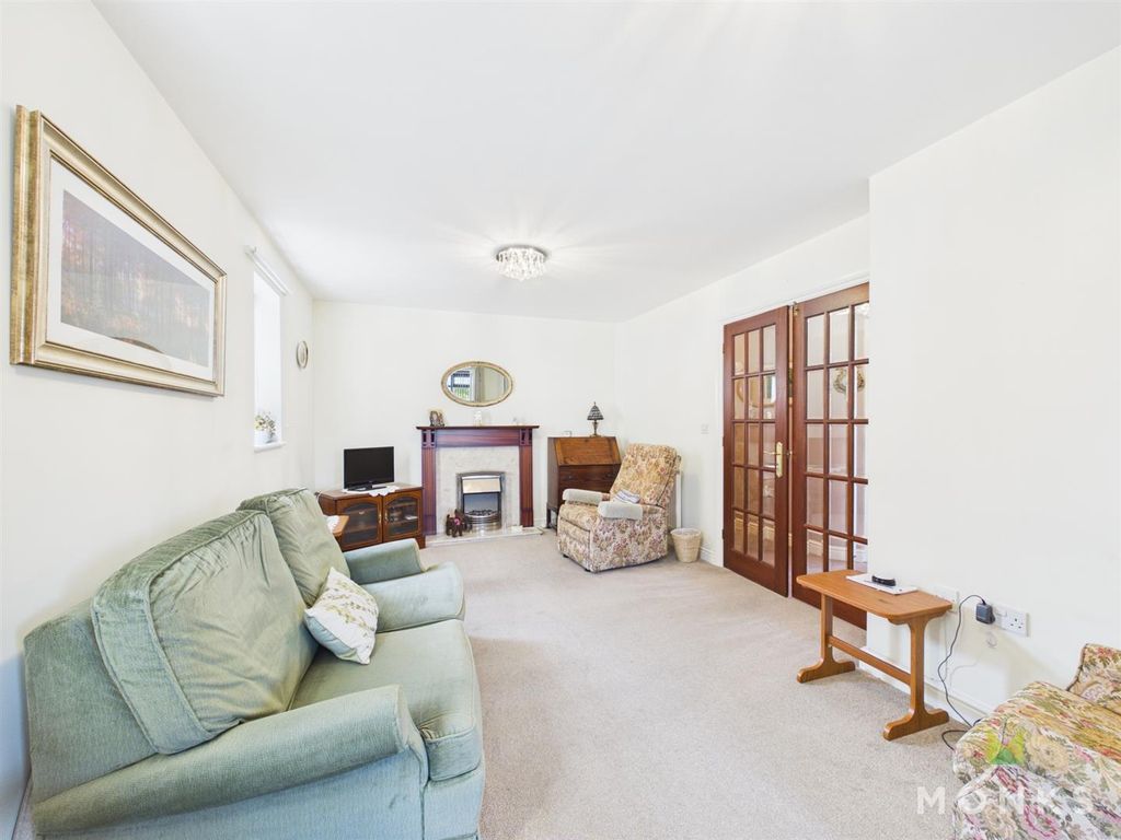 Property photo 3 of 12 Cam01420G0-Pr0968-Still004.Jpg