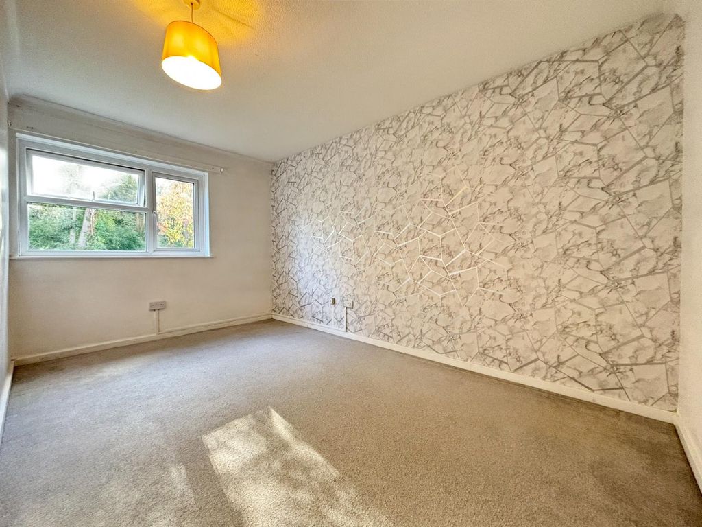 Property photo 3 of 9 Photo 10