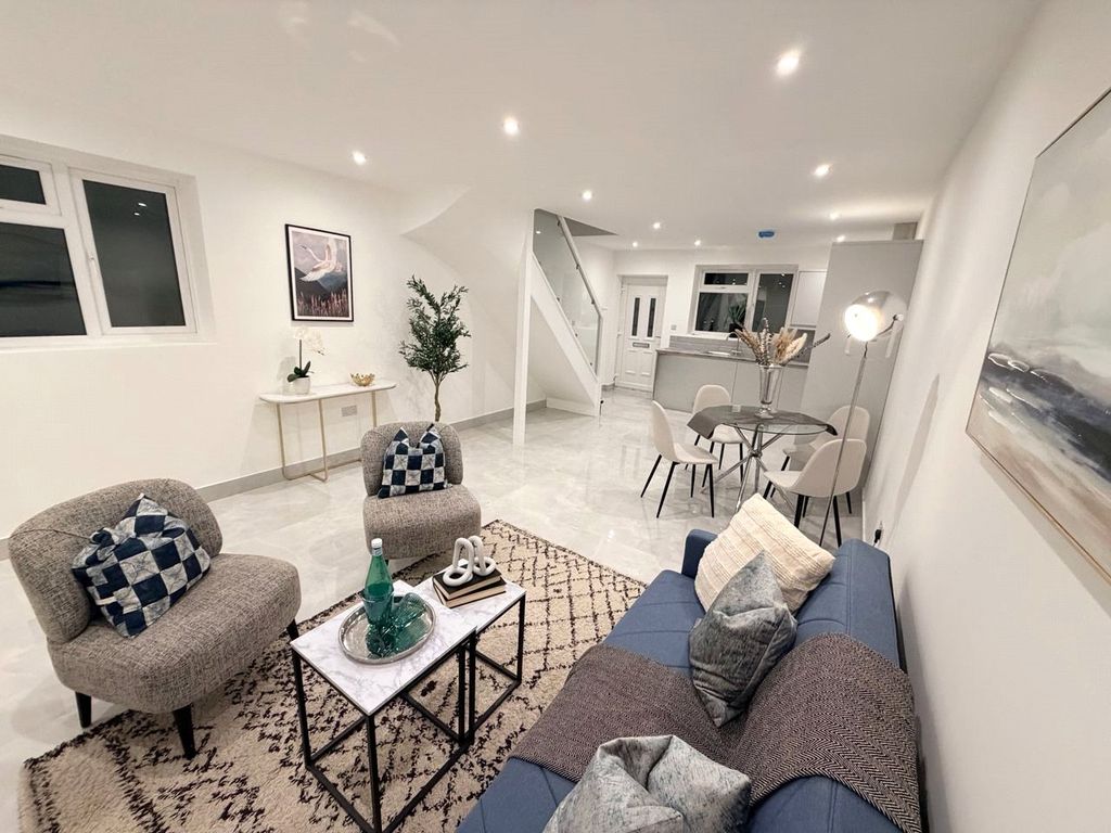 Property photo 2 of 13 Picture No. 35