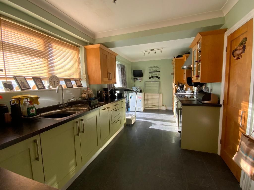 Property photo 2 of 15 Kitchen 20'3 x 8'5