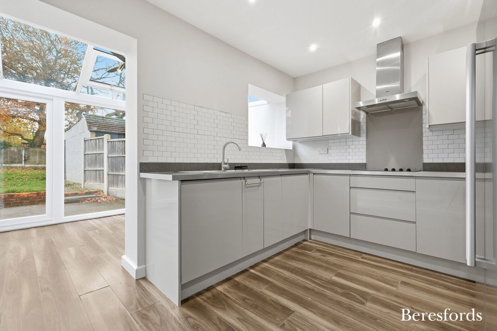 Property photo 3 of 20 Picture No. 17