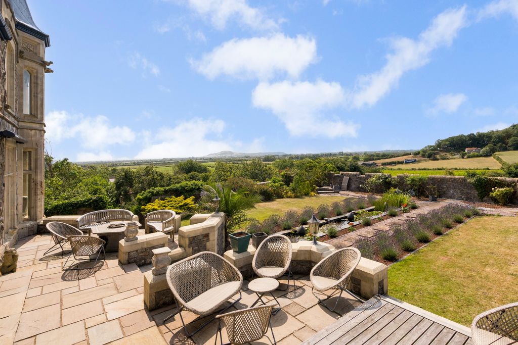 Property photo 2 of 28 Garden