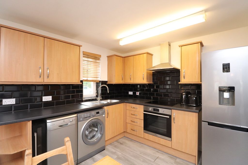 Property photo 2 of 11 Picture No. 48