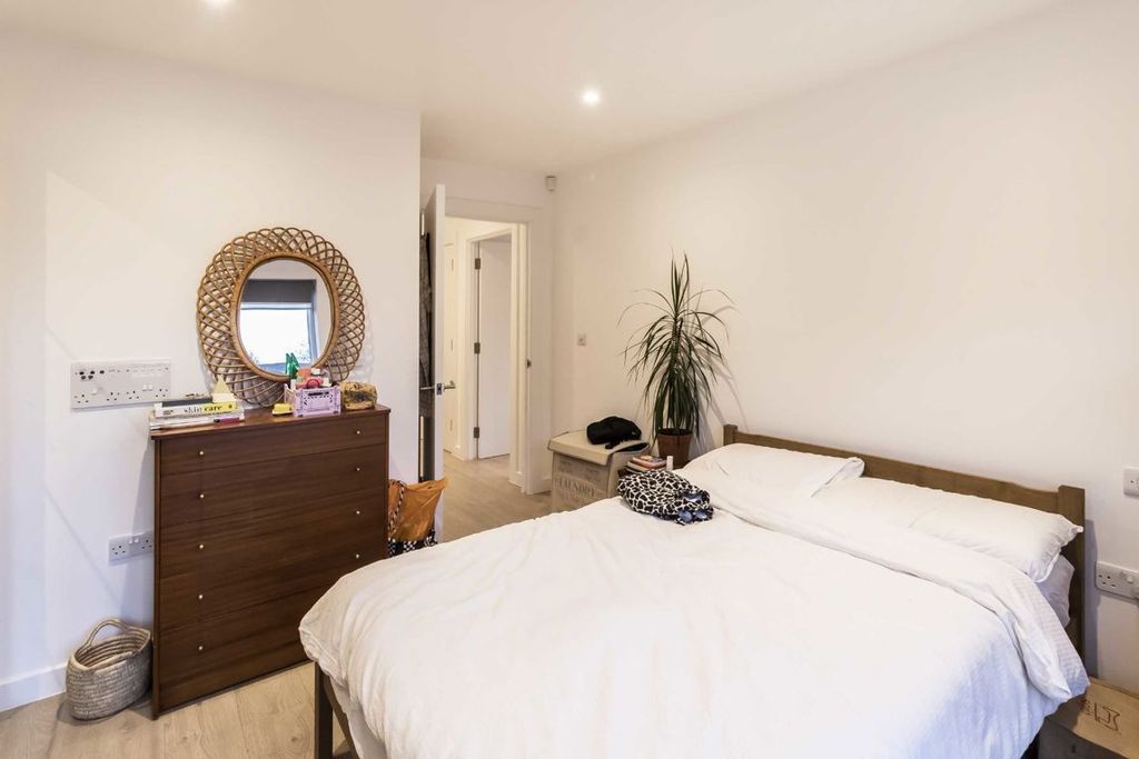 Property photo 3 of 3