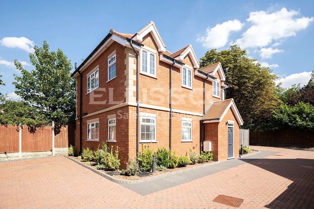 Property photo 1 of 18 Picture No. 02