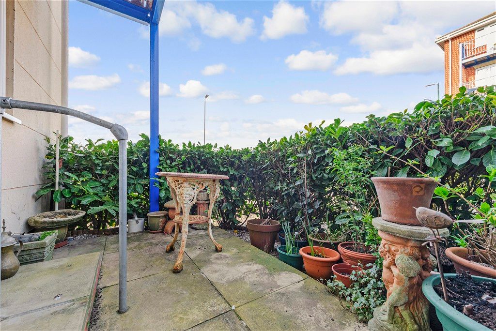 Property photo 3 of 12 Balcony / Terrace