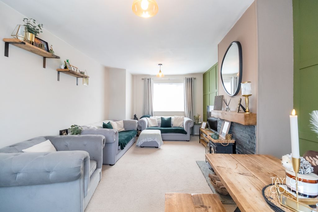 Property photo 3 of 22