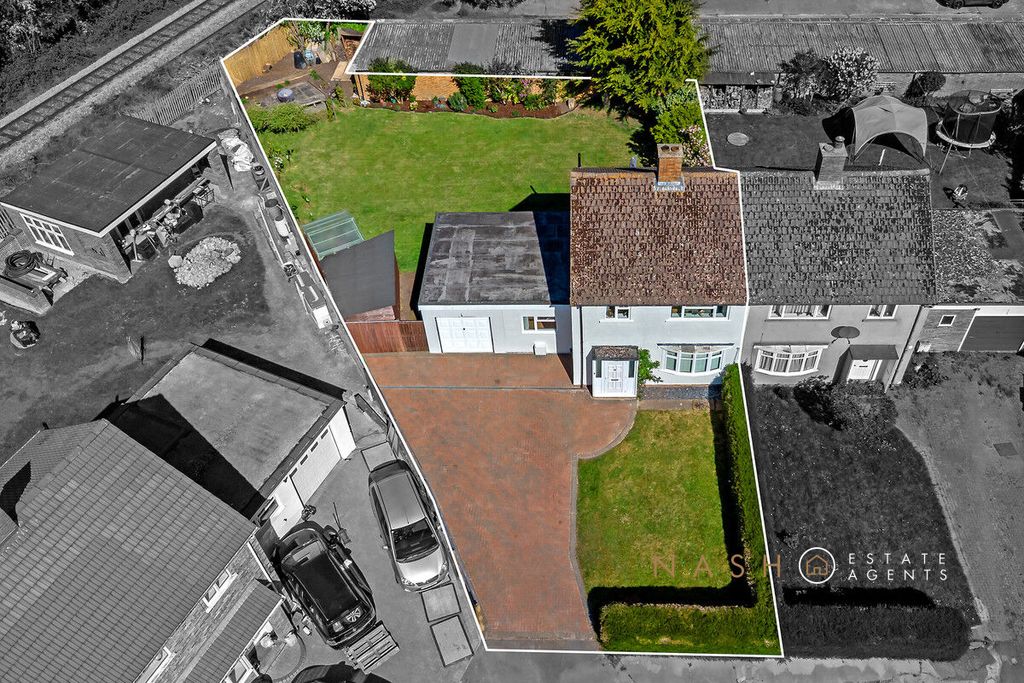 Property photo 2 of 31