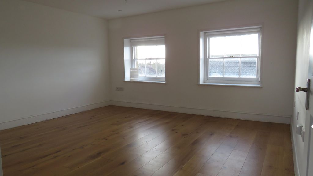 Property photo 3 of 7 Living Room