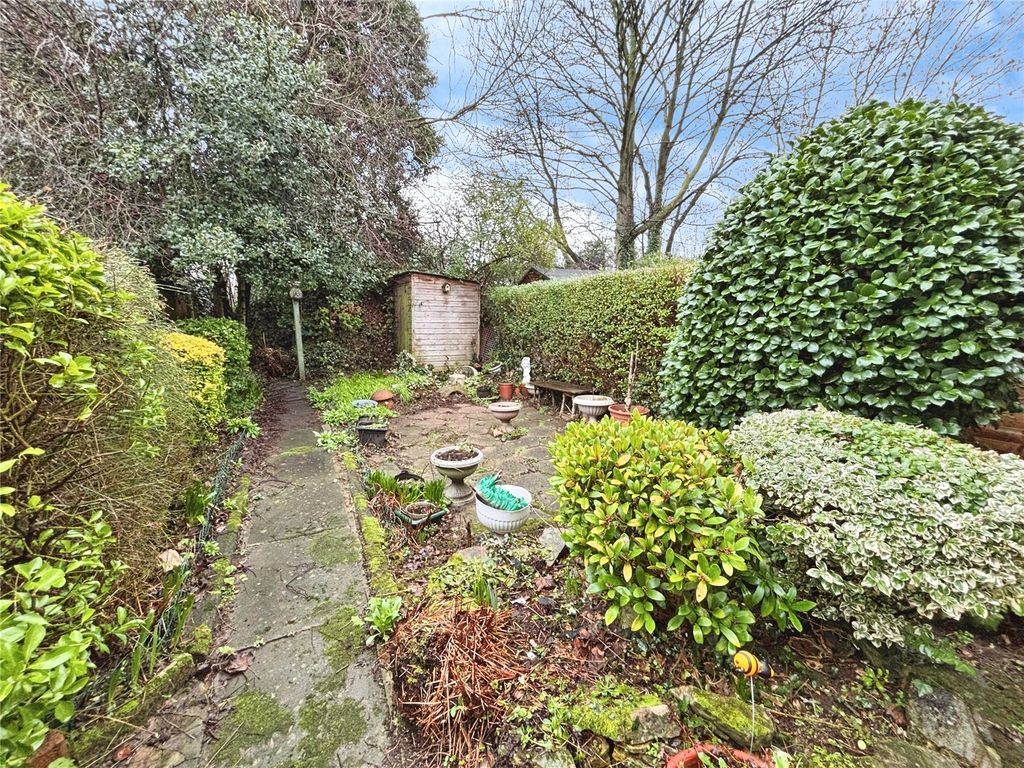 Property photo 3 of 12 Gardens