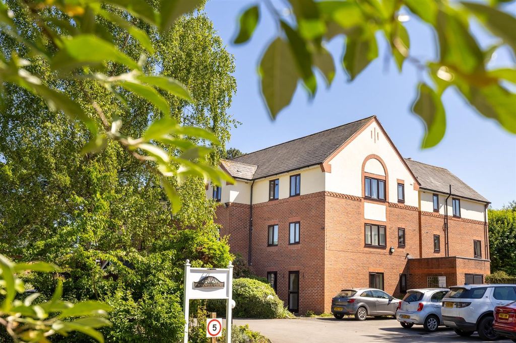 Property photo 3 of 18 19Cromwellcourt-2.Jpg