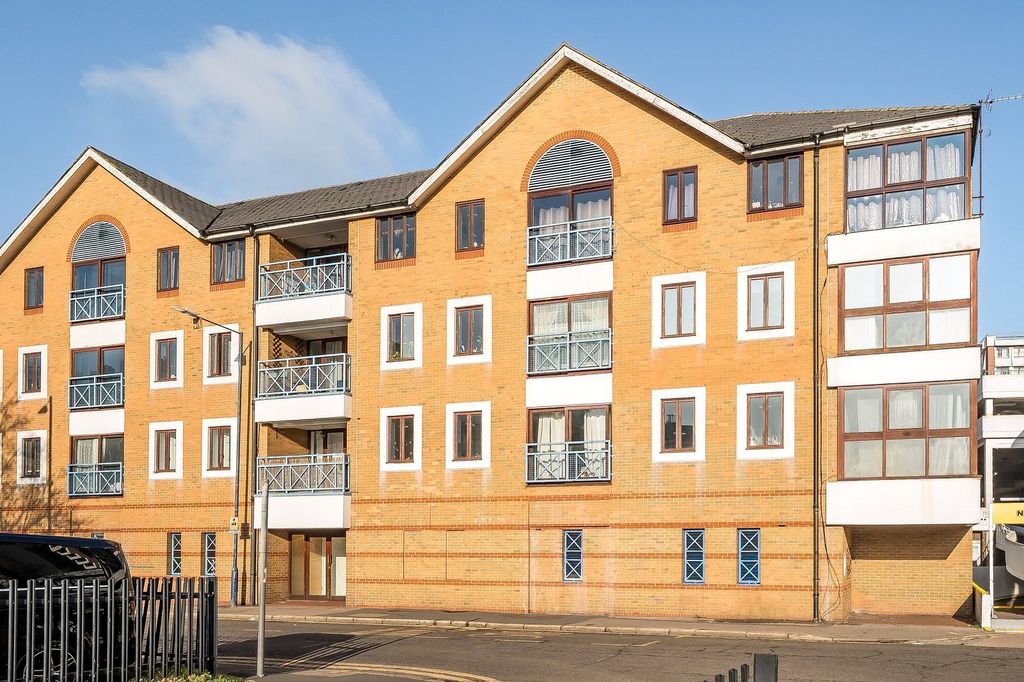 Property photo 1 of 10 Exterior