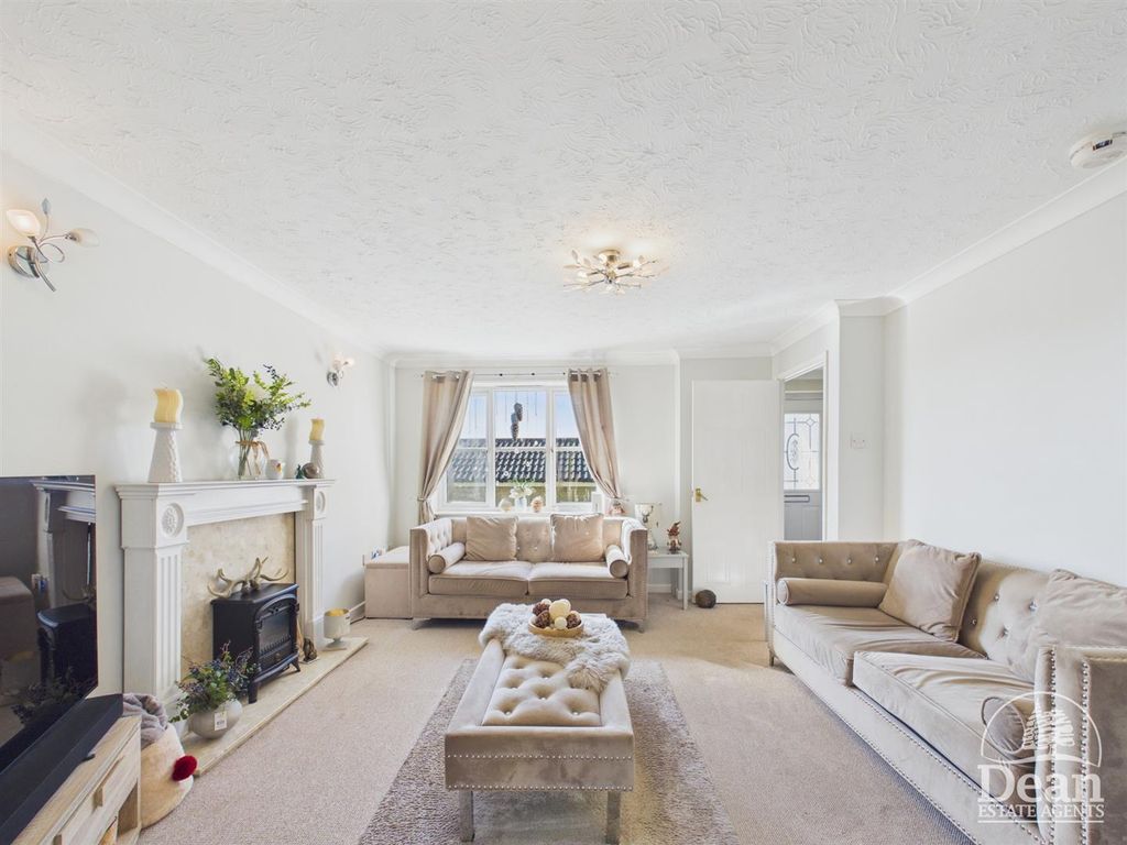 Property photo 2 of 23