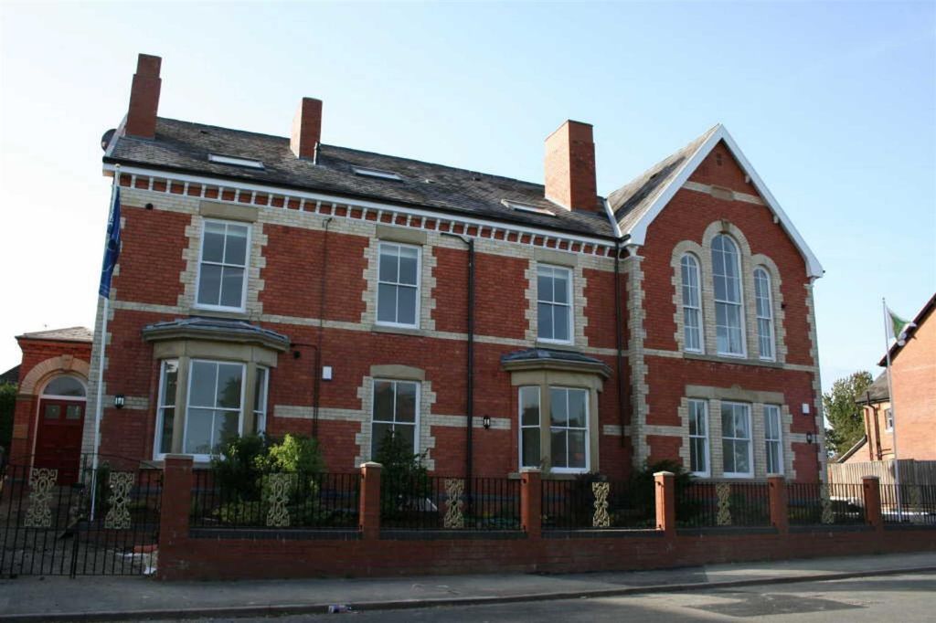 Property photo 1 of 6