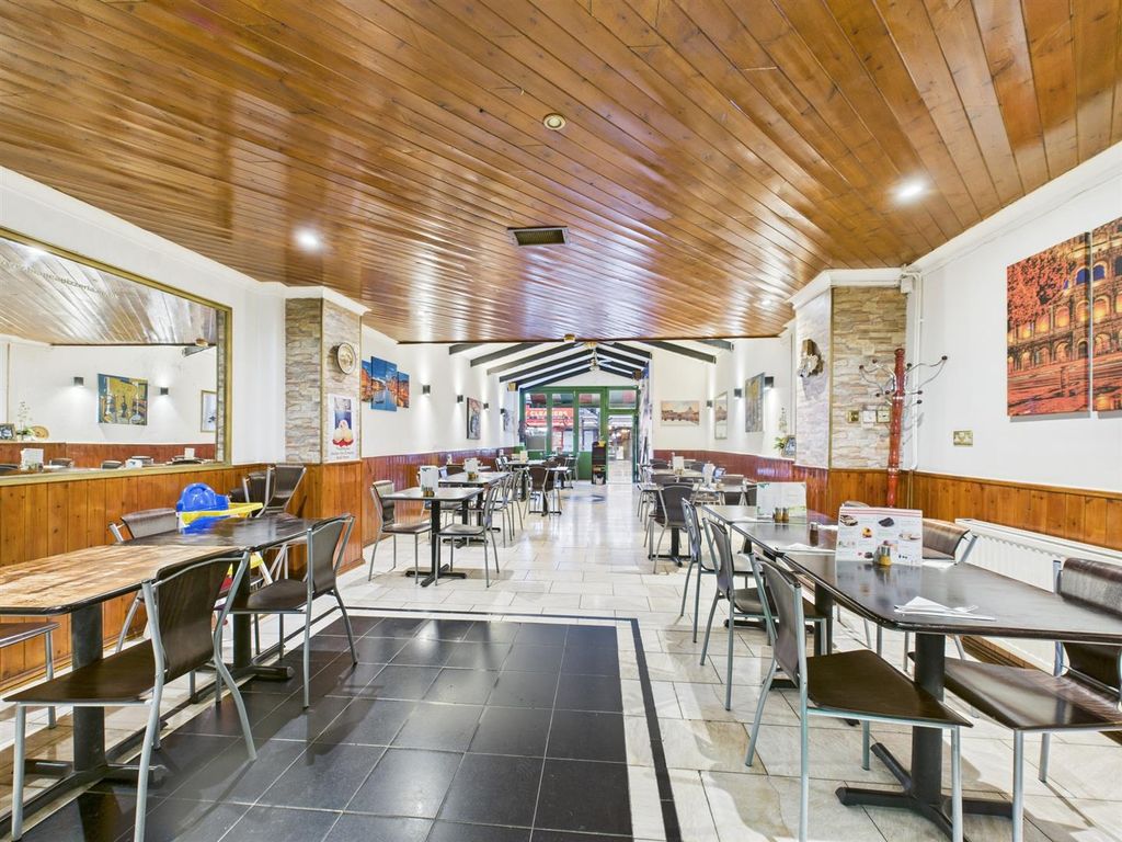 Property photo 2 of 18 Cam04237G0-Pr0220-Still005.Jpg