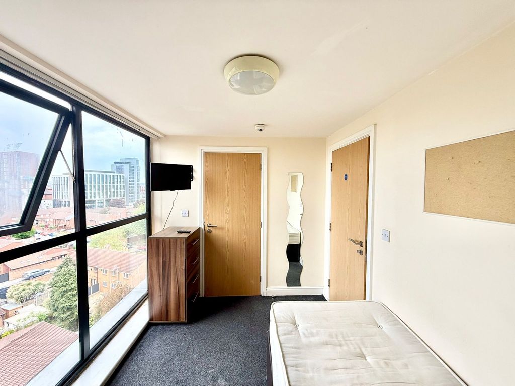 Property photo 1 of 4