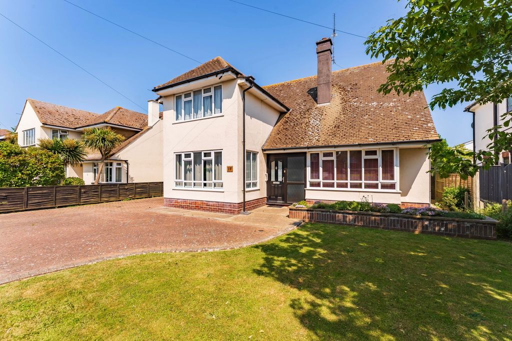 Property photo 1 of 28