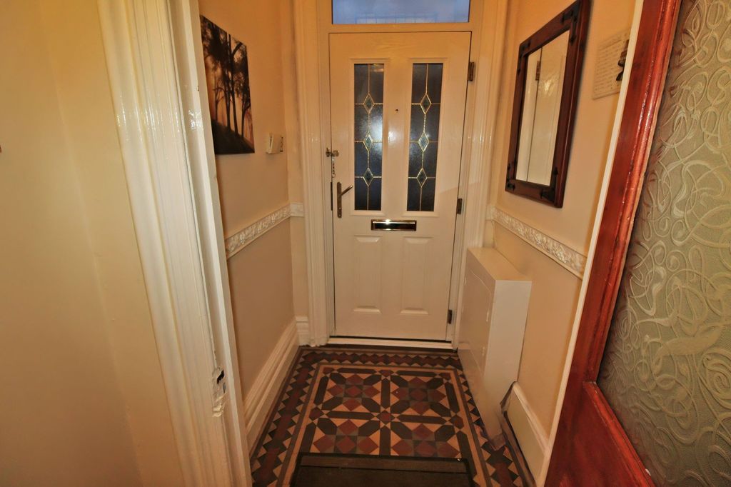 Property photo 2 of 33