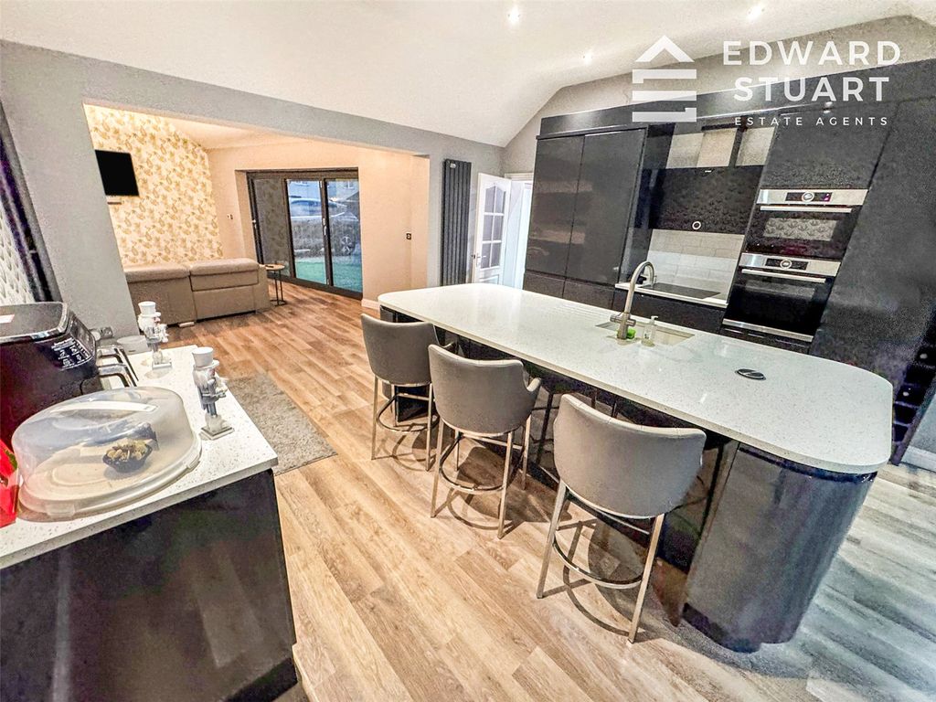 Property photo 2 of 22 Picture No. 04