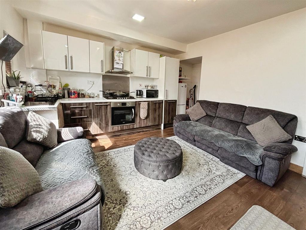 Property photo 3 of 19 Kitchen/Living Room